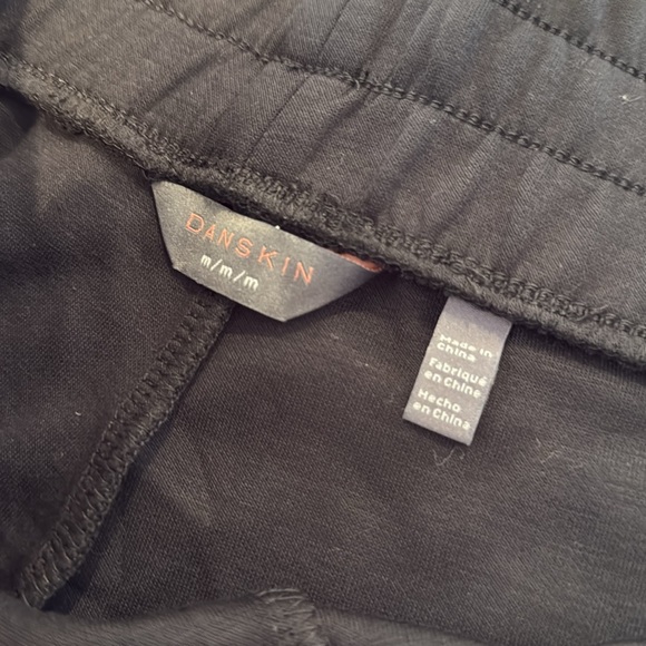 NWT Danskin Scuba Pant Essential Black - Picture 4 of 6
